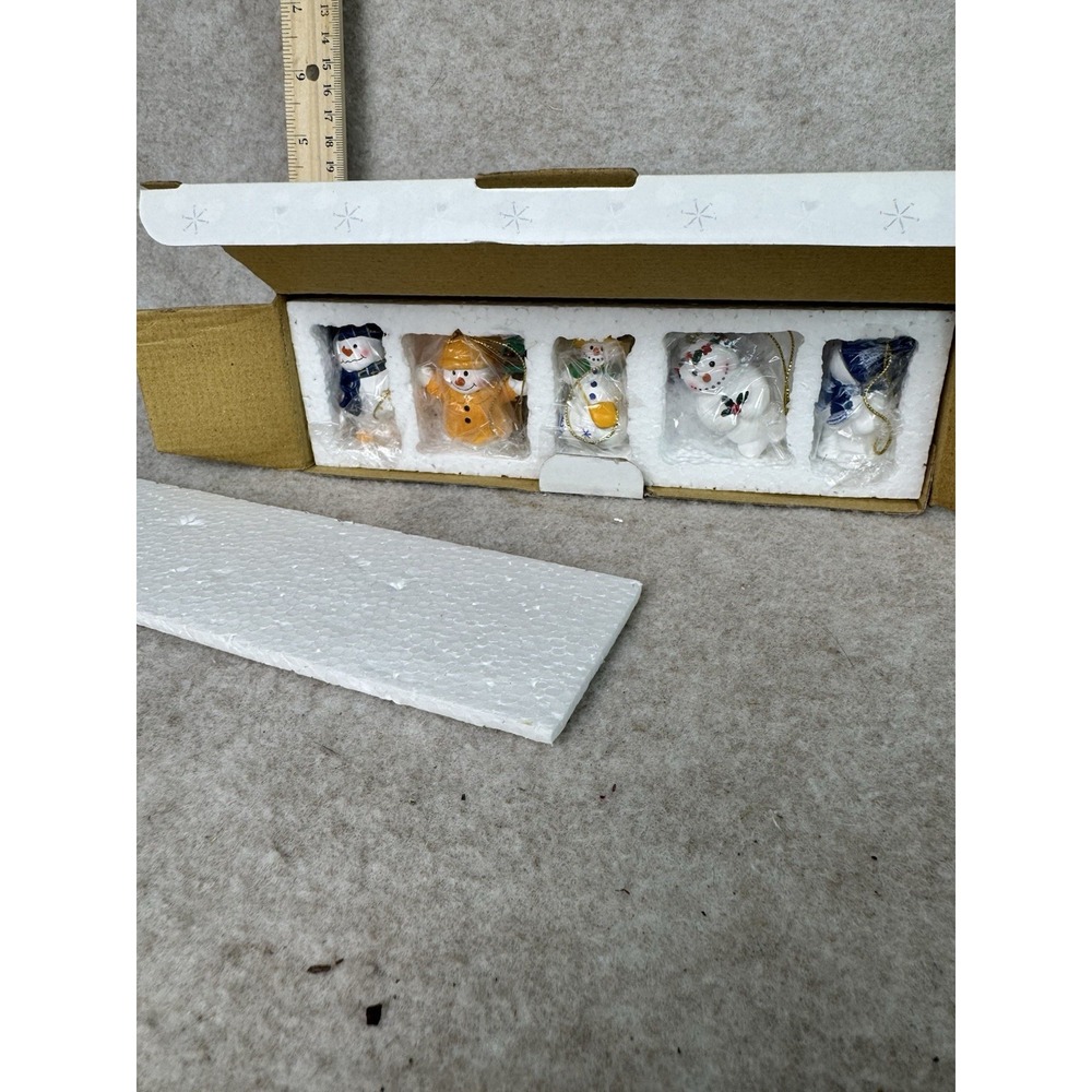 Snowman Gathering‎ Mini Ornaments Set Ceramic Christmas Holiday Collection